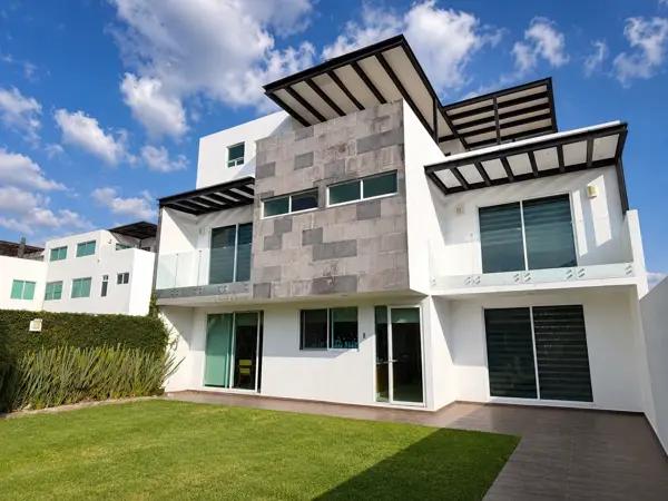 Casa en Venta en Lomas de Angelópolis II | 555 m² | 5 Recámaras | Jardín Amplio | Cerca de Sonata