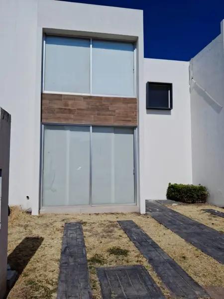 RENTA CASA 2 HABITACIONES
