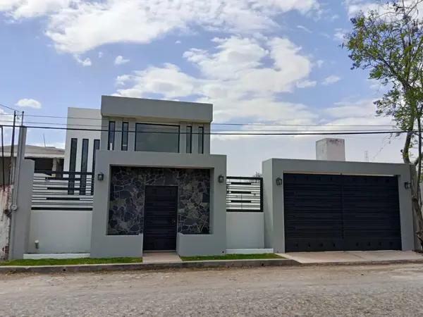 Casa en venta en Ayala, Morelos: Amplia propiedad con jardín, piscina y amenidades Casa en venta en Ayala, Morelos: Amplia propiedad con jardín, piscina y amenidades