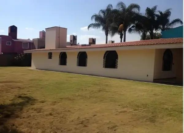 Remate: Casa en Atlixco con Gran Terreno y Espacios Amplios LAAB1