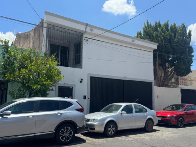 Foto 0 de Casa en Venta en Victoria de Durango Centro, 4 Recámaras y Amplios Espacios | Id nn-hah010