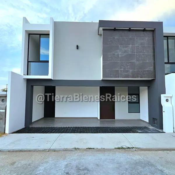 Esta es la casa que buscabas!  Con excelente distribución y hermosos acabados!