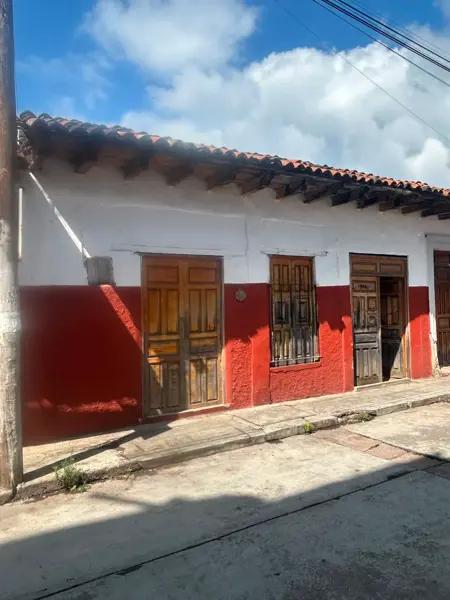 Terreno Céntrico en Pátzcuaro: ¡La oportunidad que define tu futuro!