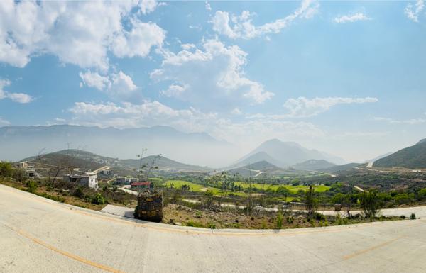 Terreno ascendente 630 m2 con vista al campo de golf de Terralta
