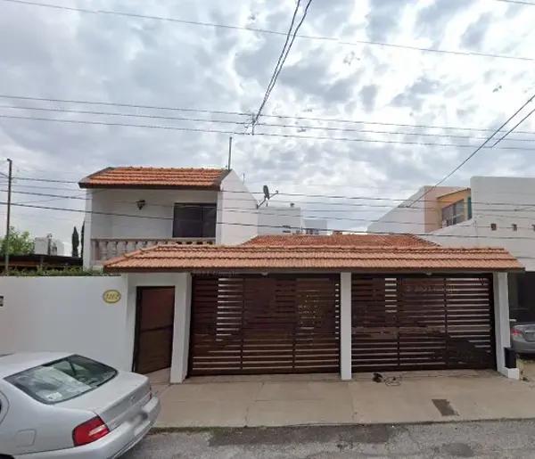 Venta de Casa en Chihuahua: Amplia Vivienda Residencial en Florida
