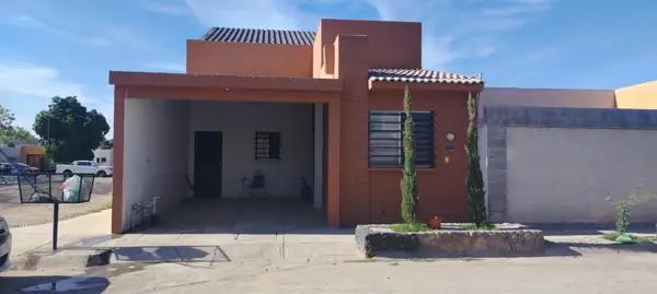 CASA EN VENTA EN JOYAS DEL DESIERTO, ¡GANALA!
