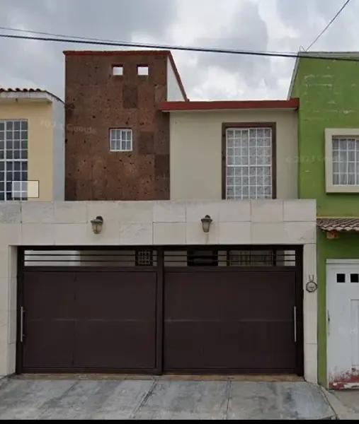 Venta de Casa en Lomas de Santa Anita, Aguascalientes: Amplia y bien ubicada