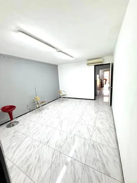 Preciosa casa 
OFICINA O CASA HABITACIÓN 
Americana 
Guadalajara