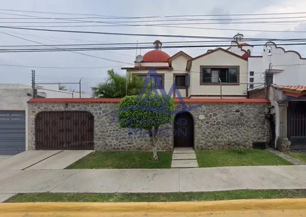 Casa en Remate con Amplio Terreno y Comodidades en Burgos, Morelos