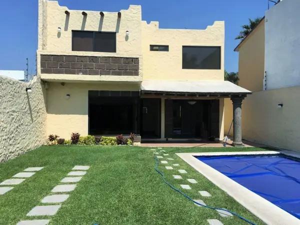 Casa de 4 recamaras; "Zona Las Fincas"