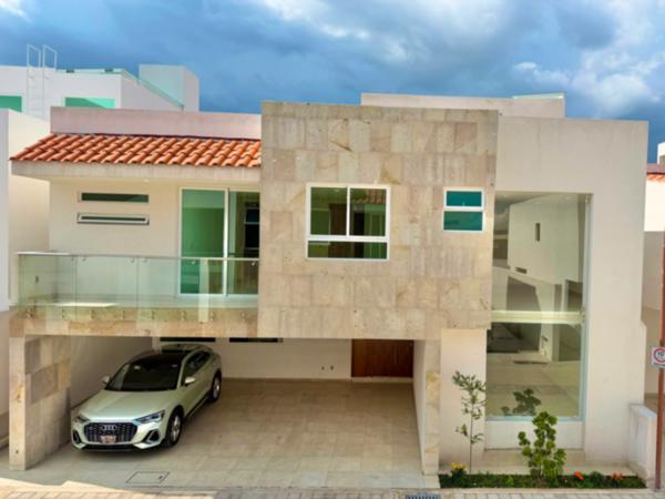 Casa en Venta en Metepec - Gated Community con Amenidades