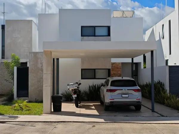 Casa en venta en Privada Residencial con amenidades en Cholul