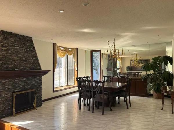 CASA EN VENTA, CUMBRES 5 SECTOR