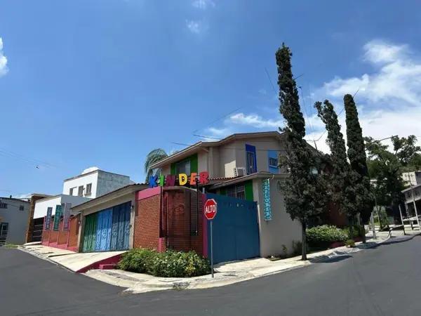 CASA EN VENTA EN COLINAS DE SAN JERONIMO