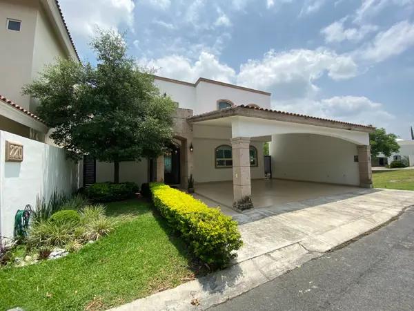 CASA EQUIPADA EN VENTA ZONA YERBANIZ CARRETERA NACIONAL SANTIAGO NL