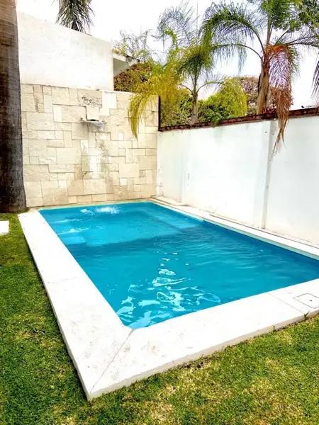 Casa en venta y renta en Lomas de Cocoyoc, Atlatlahucan, Morelos