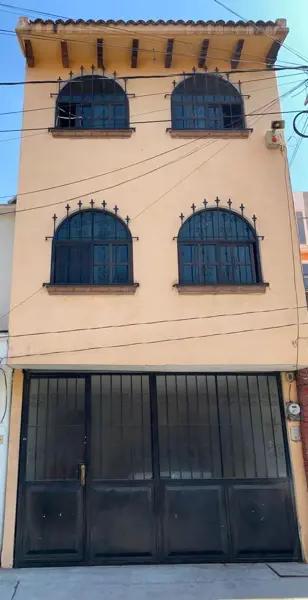 Casa en Venta en Carlos Hank González, Toluca - Amplia y Funcional Casa en Venta en Carlos Hank González, Toluca - Amplia y Funcional