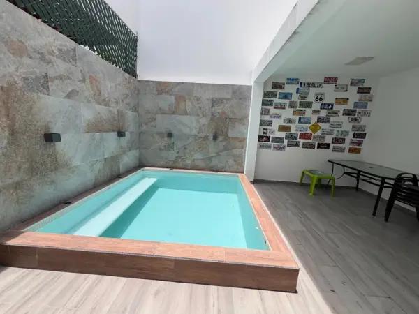 Casa con alberca propia en fraccionamiento