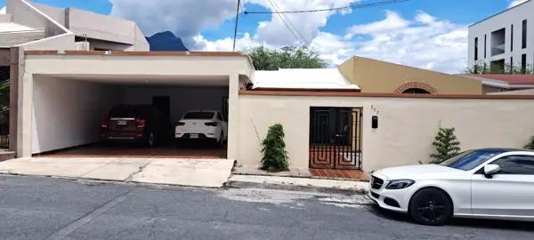 Casa para remodelar en un sector muy exclusivo. Casa para remodelar en un sector muy exclusivo.