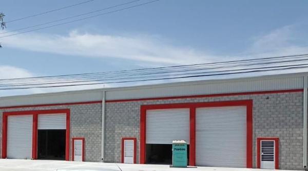 BODEGA EN RENTA CON OFICINA Y DOS BAÑOS