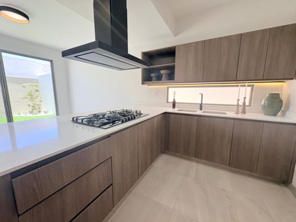 4 Recamaras UN en planta baja con baño completo VIÑEDOS
