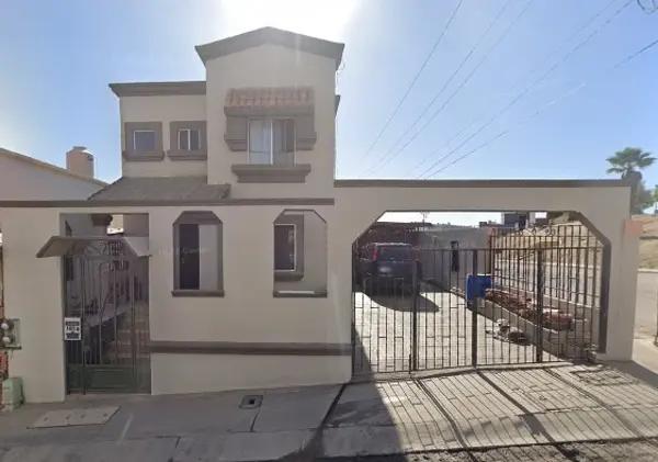 Venta de Casa en Villa Residencial del Rey, Ensenada - 3 Recámaras y Fácil Acceso a Servicios