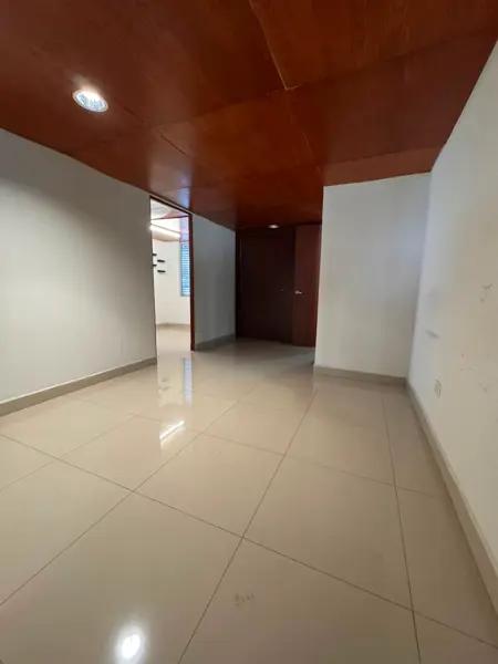 Oficina / Bodega en Calzada del Valle | 47 m² | Servicios Incluidos Oficina / Bodega en Calzada del Valle | 47 m² | Servicios Incluidos