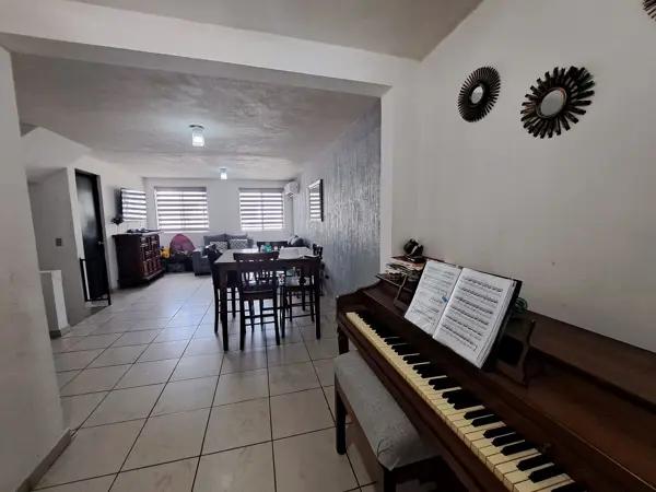 CASA EN VENTA VILLAS LAS FUENTES