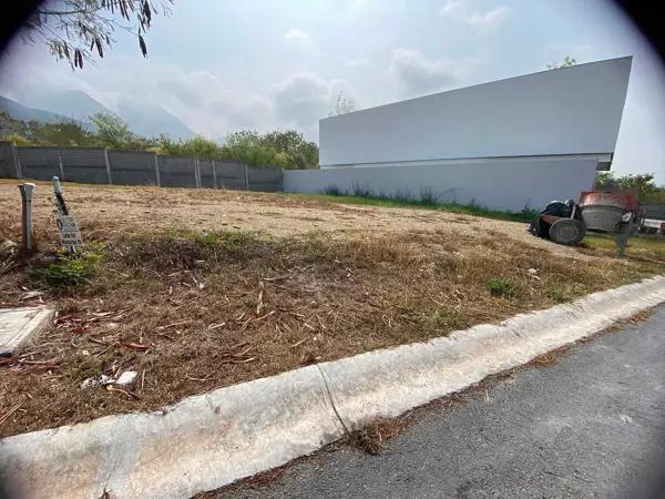 TERRENO EN VENTA EN BOSQUES DE LAS MISIONES SECTOR ENCINOS