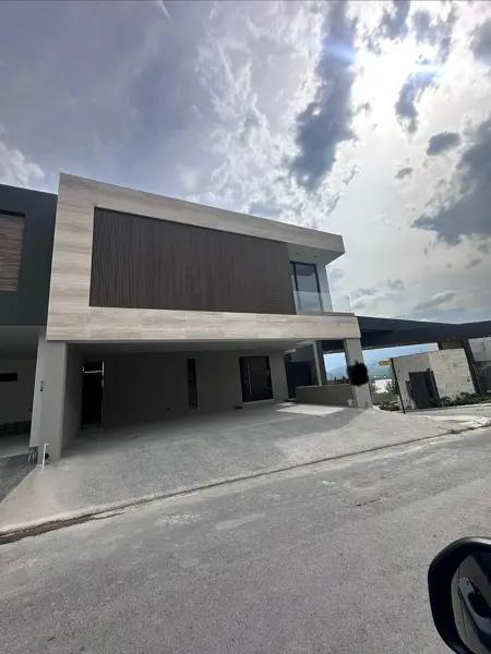 CASA EN VENTA EN BOSQUES DE LAS MISIONES SECTOR RESERVA