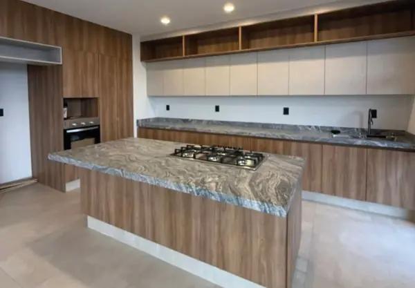 CASA EN VENTA CON SOTANO EN VENTA EN RIO ALTOZANO, MORELIA