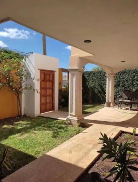 | Amplia casa con alberca en renta en Miguel Alemán | | Amplia casa con alberca en renta en Miguel Alemán |