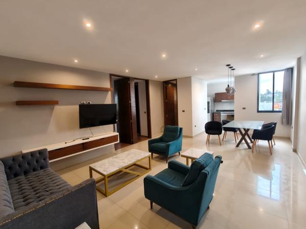 En renta departamento amueblado 2 recámaras y 2/12 baños a unos metros de plaza Calabria.