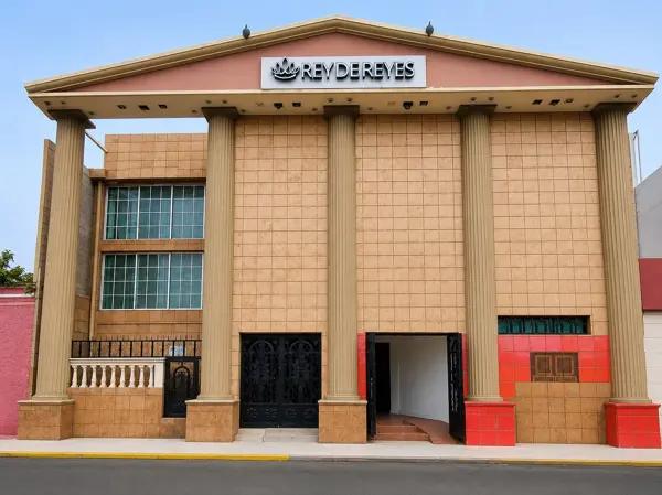 Propiedad Comercial en Venta con Amplio Estacionamiento en Gustavo A. Madero