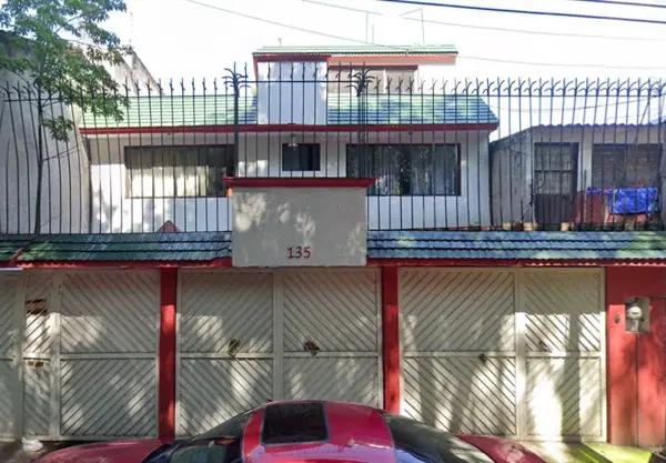 ¡OPORTUNIDAD ÚNICA! CASA EN REMATE