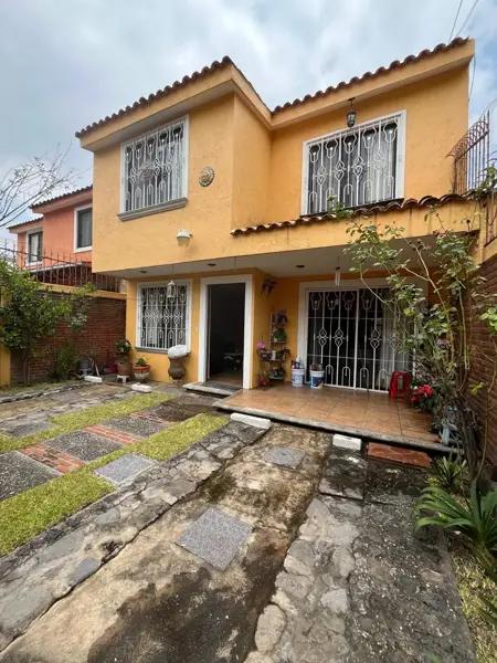 HERMOSA CASA EN VENTA EN COL. BELLAVISTA ZONA NORTE DE CUERNAVACA