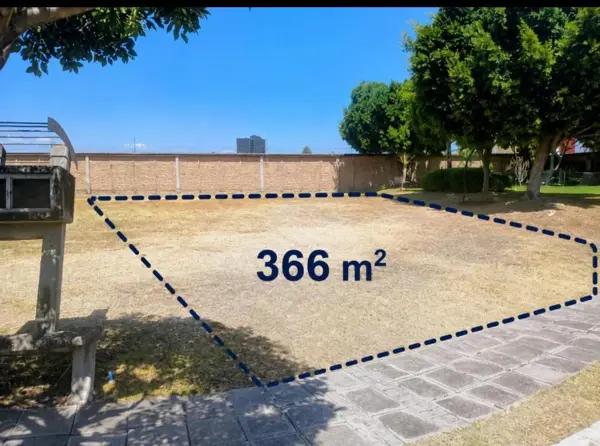 VENTA DE TERRENO DE 366 M2 EN ANGELOPOLIS FRACCIONAMIENTO RESIDENCIAL CERRADO FRENTE A CHEDRAUI SELE