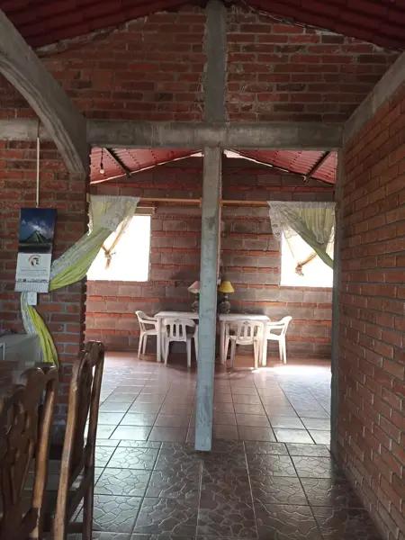 Cabaña en Ziracuaretiro Mich., a unos pasos de la Autopista Morelia - Lázaro Cárdenas  A 10