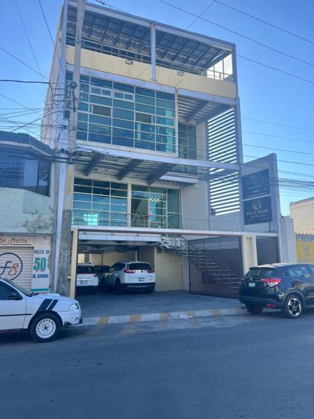 Local Comercial en Renta en Pachuca de Soto, Hidalgo – Amplias Espacios y Balcón