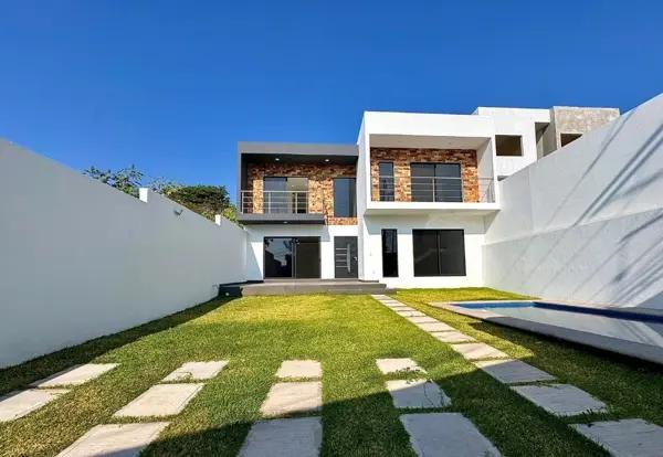 CASA SOLA EN VENTA CON ALBERCA PRIVADA. CASA SOLA EN VENTA CON ALBERCA PRIVADA.