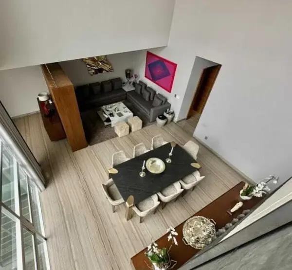 PH en Venta en Lomas de Bezares con Terraza de 60 m2 y Techos de Doble Altura