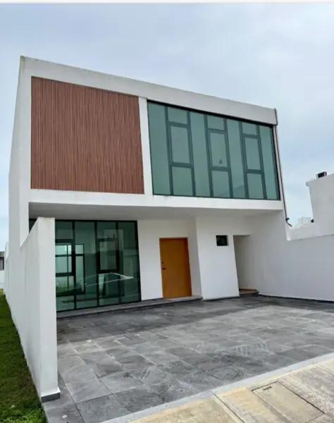 Casa en Venta en Lomas de la Rioja, Alvarado - Moderna y Funcional Casa en Venta en Lomas de la Rioja, Alvarado - Moderna y Funcional