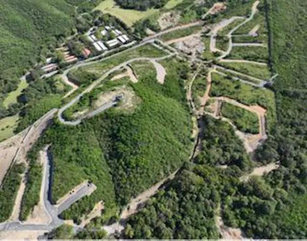 TERRENO EN VENTA cerca de sierra alta lagos del vergel valle alto CARRETERA NACIONAL