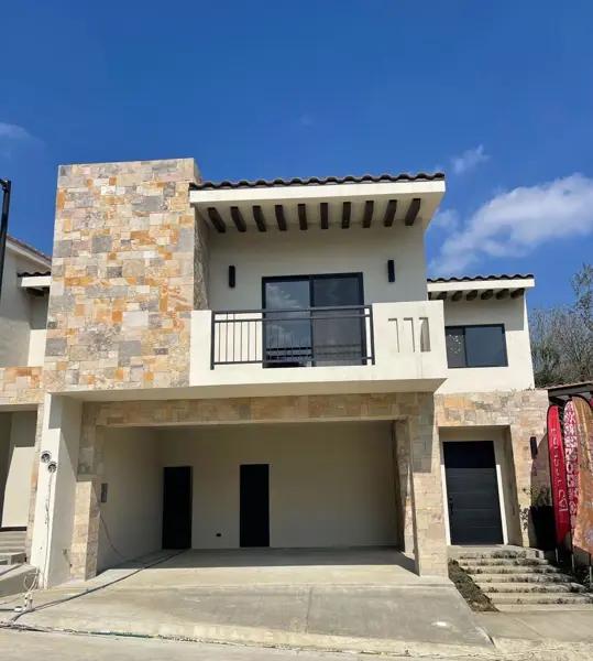 CASA VENTA por yerbaniz RANCHITO CARRETERA NACIONAL SANTIAGO
