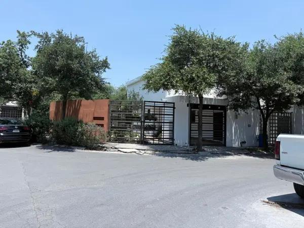 CASA LAS LOMAS GARCIA VENTA