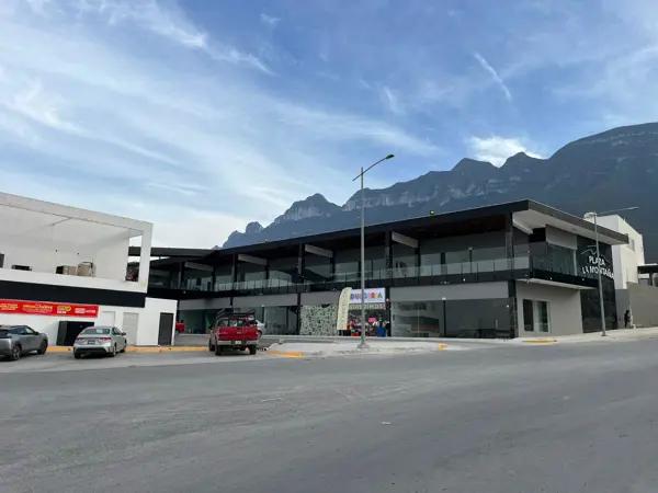 LOCAL DOMINIO CUMBRES GARCIA RENTA