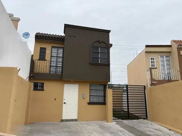 CASA BALCONES SANTA ROSA APODACA RENTA