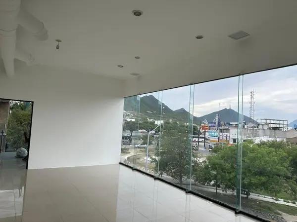 LOCAL ZONA SATELITE Y CARRETERA NACIONAL MONTERREY VENTA