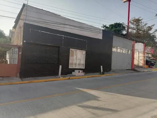 RENTA DE LOCAL CON AREA DE PUNTO DE VENTA, ALMACENAMIENTO Y ESTACIONAMIENTO