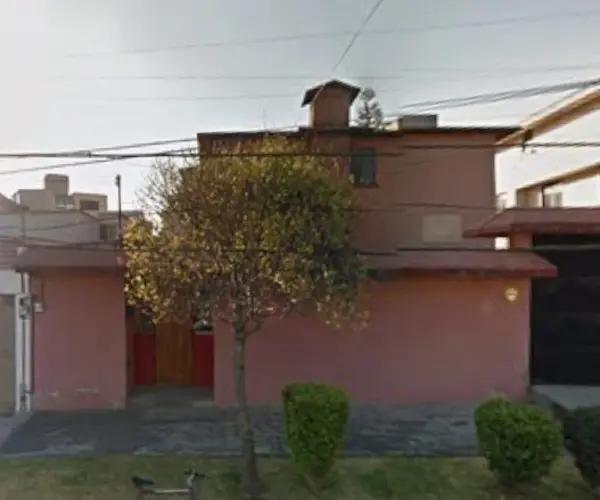 Venta de Casa en Naucalpan de Juárez: amplia residencia en Ciudad Satélite
